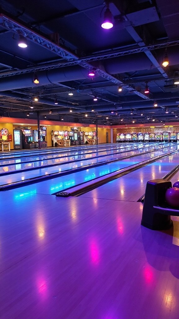 family friendly bowling entertainment